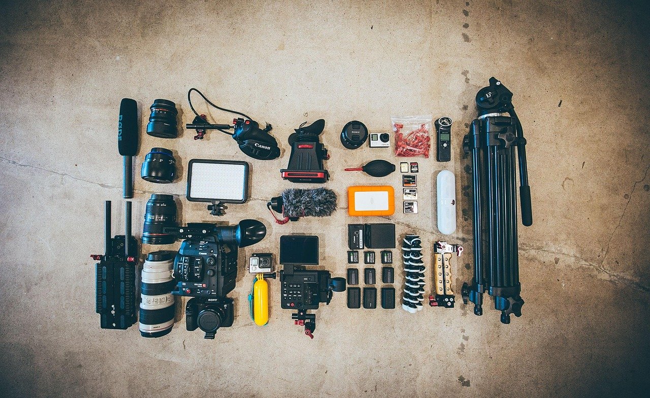 kit fotográfico básico com itens diversificaos
