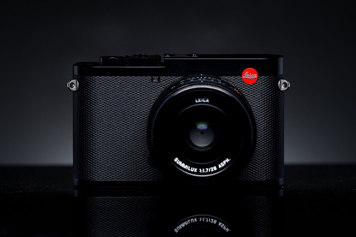 Leica Q2 - front view - by Henry Söderlund (52561697609).jpg
